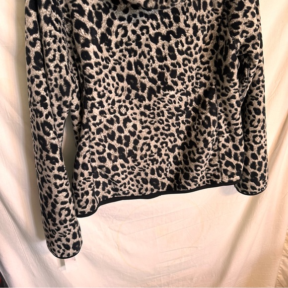 Cheetah Print Plush Hoodie - Picture 4 of 10